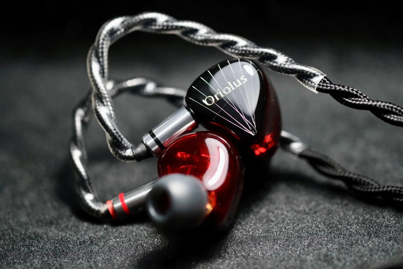 イヤホン Oriolus Traillii JP Oriolus Traillii JP Black and Red (US Exclusive Version) (Like New