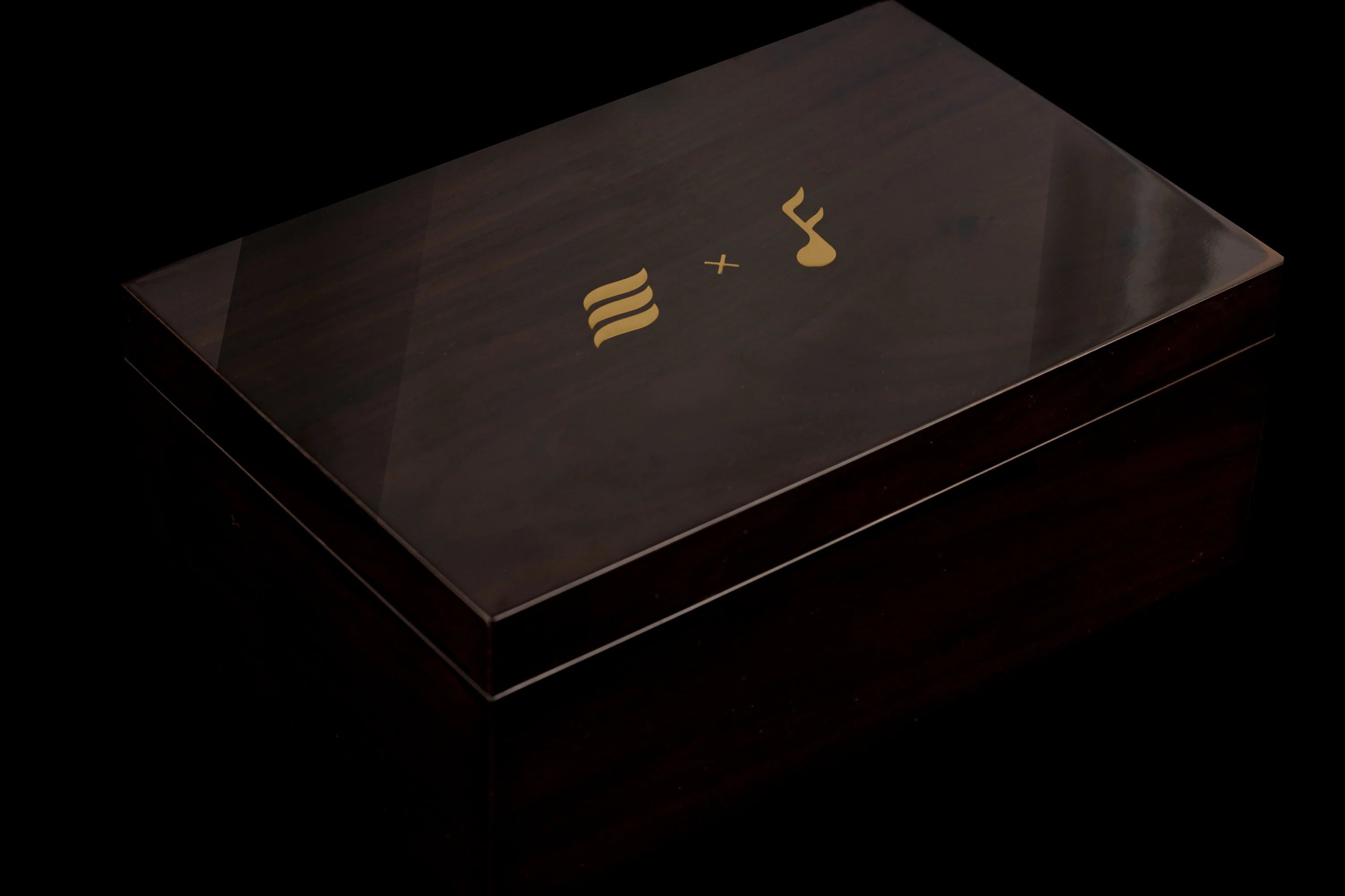 FATfreq Grand Maestro Anniversary Founder's Edition - MusicTeck