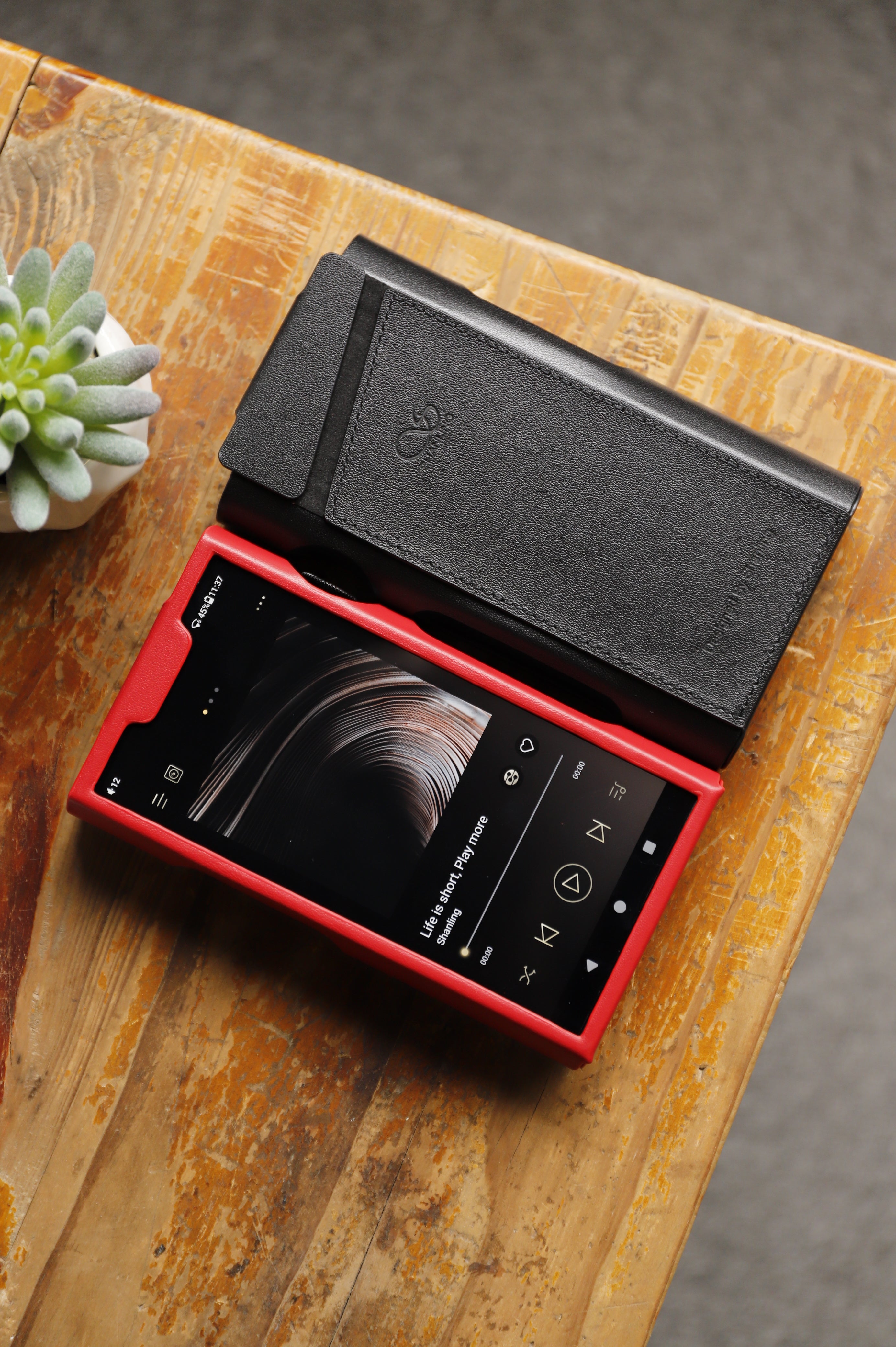Shanling M8T Digital Audio Player with Free Leather Case – MusicTeck