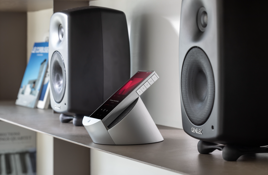 Astell&Kern PD10 + Cradle — MusicTeck Astell&Kern PD10 + Cradle — MusicTeck