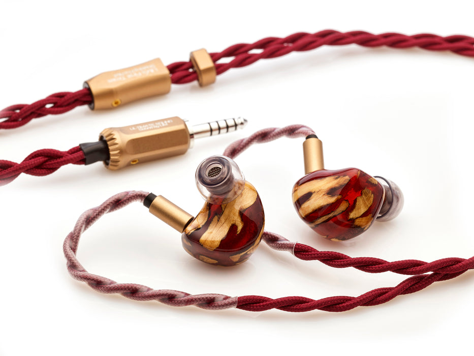 UM Soleil Tombé cable - First Times with Shielding Pro Red (2Pin flat sockets, 4.4mm)
