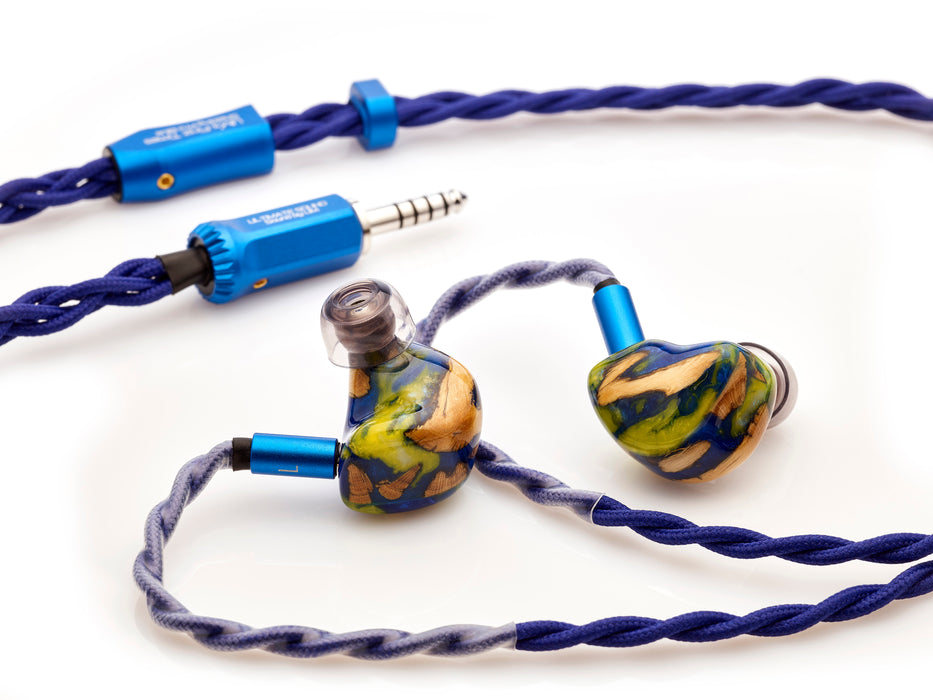 UM Nuit Étoilée cable - First Times with Shielding Pro Blue (2Pin flat sockets, 4.4mm)