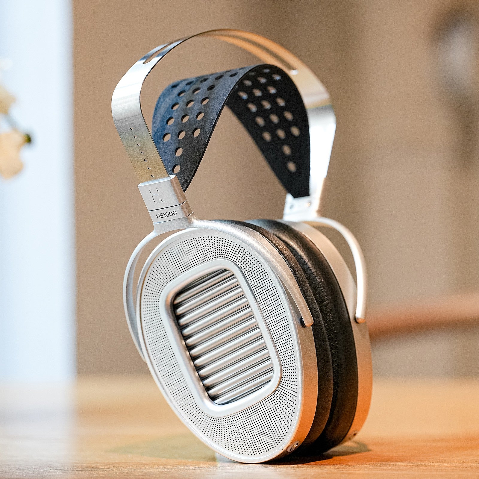 HIFIMAN HE1000 UNVEILED Planar Magnetic Headphone (Like New