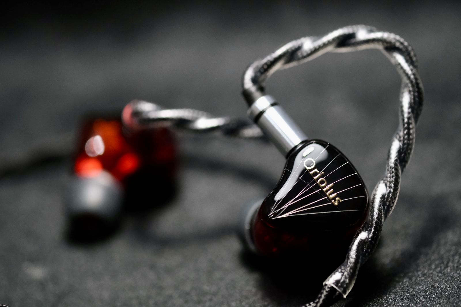 Oriolus Traillii JP Black and Red (US Exclusive Version) (in stock)