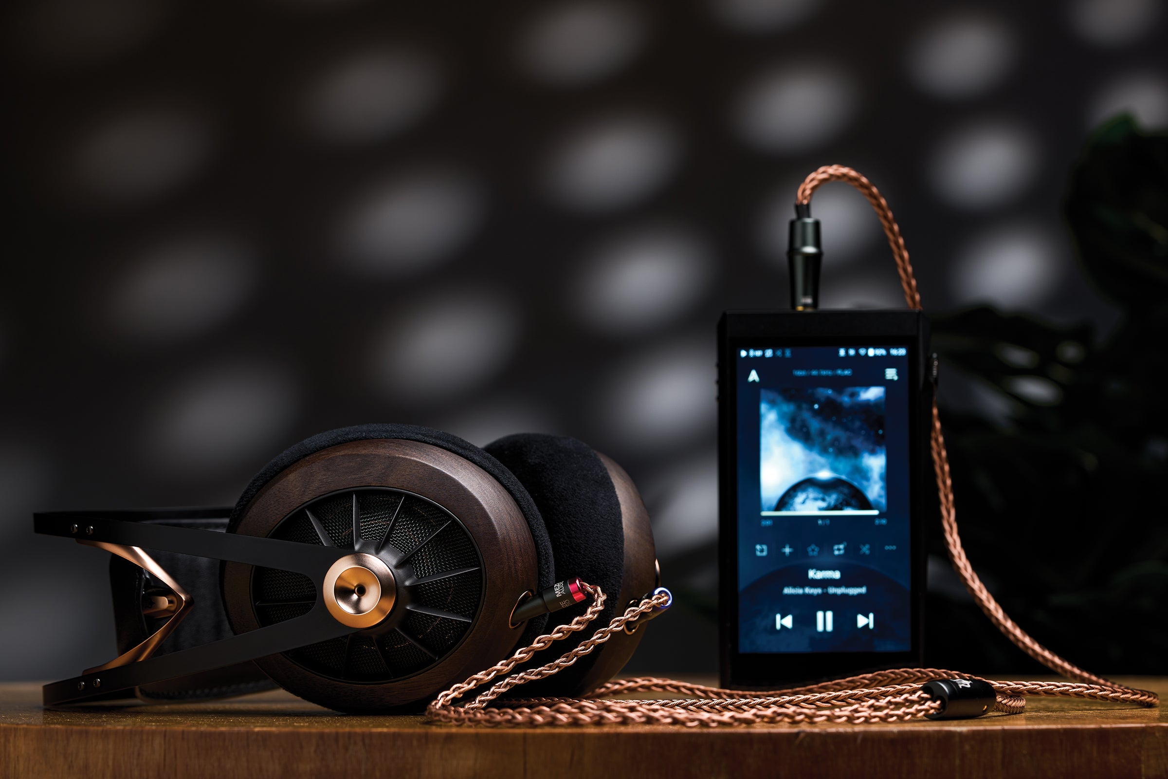 Meze Audio 109 PRO (Like New) – MusicTeck